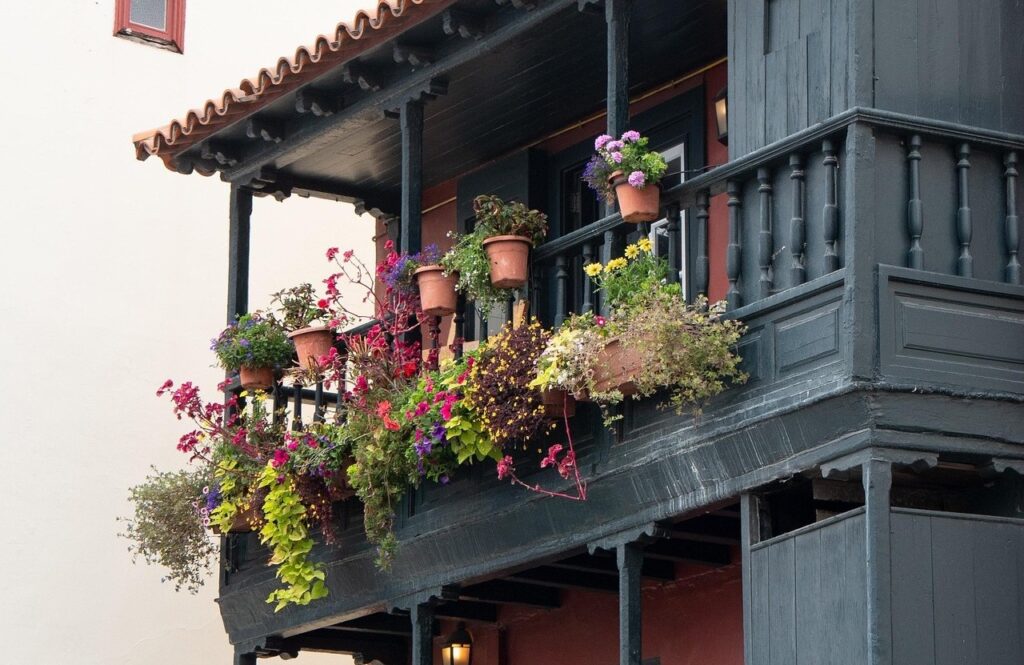balcony- planters